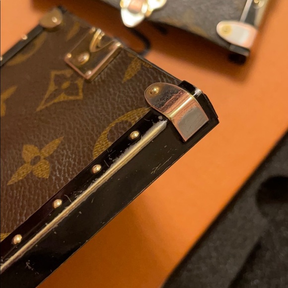 Authentic Louis Vuitton Cell Traincase iPhone 7+8 - Picture 6 of 11